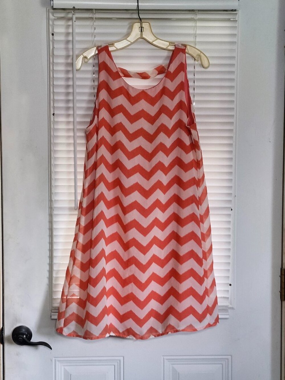 Delixious of Los Angeles womans chevorn lined dress size L